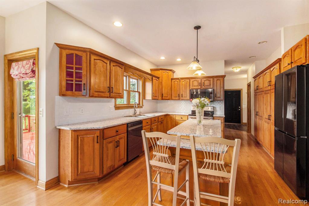 8472 Maltby Road, Brighton, MI 48116 — Photo 9