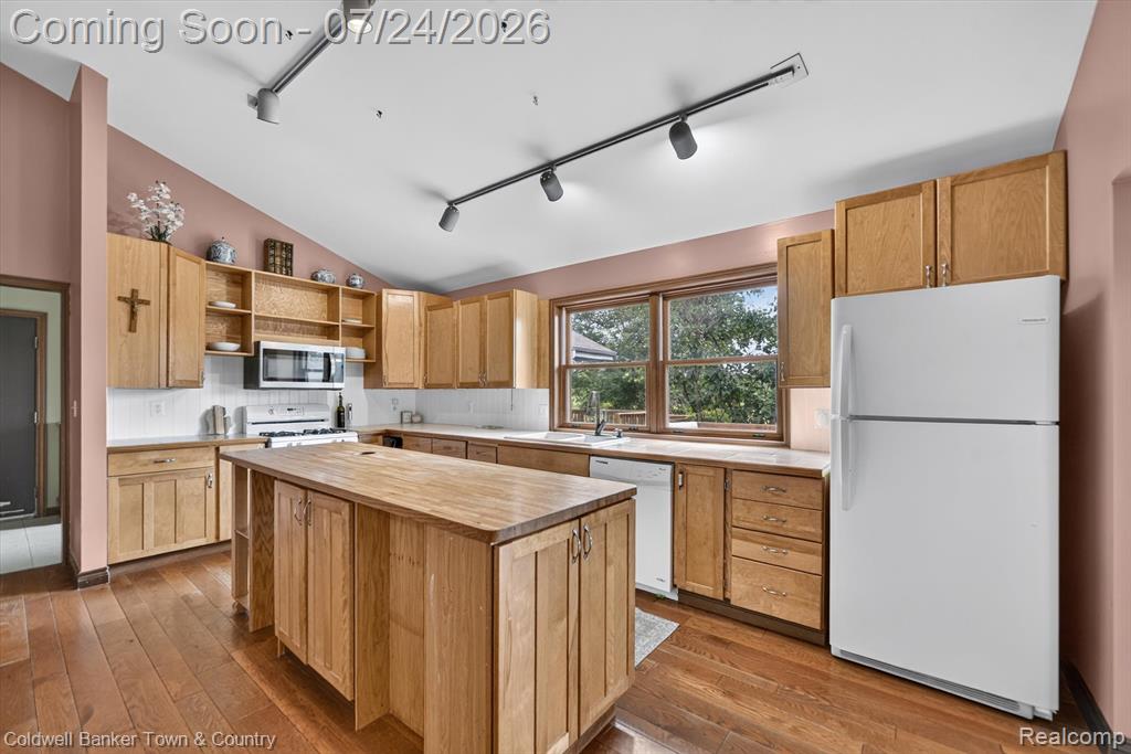 8175 Farley Road, Pinckney, MI 48169 — Photo 15