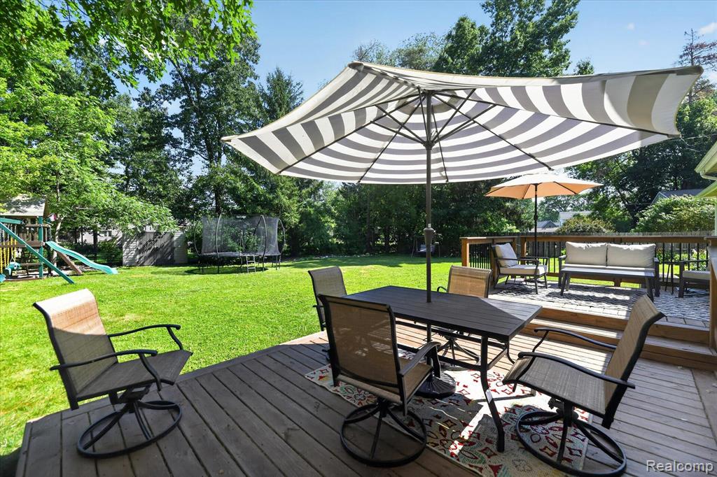 554 Bluewater Drive, Holly, MI 48442 — Photo 8