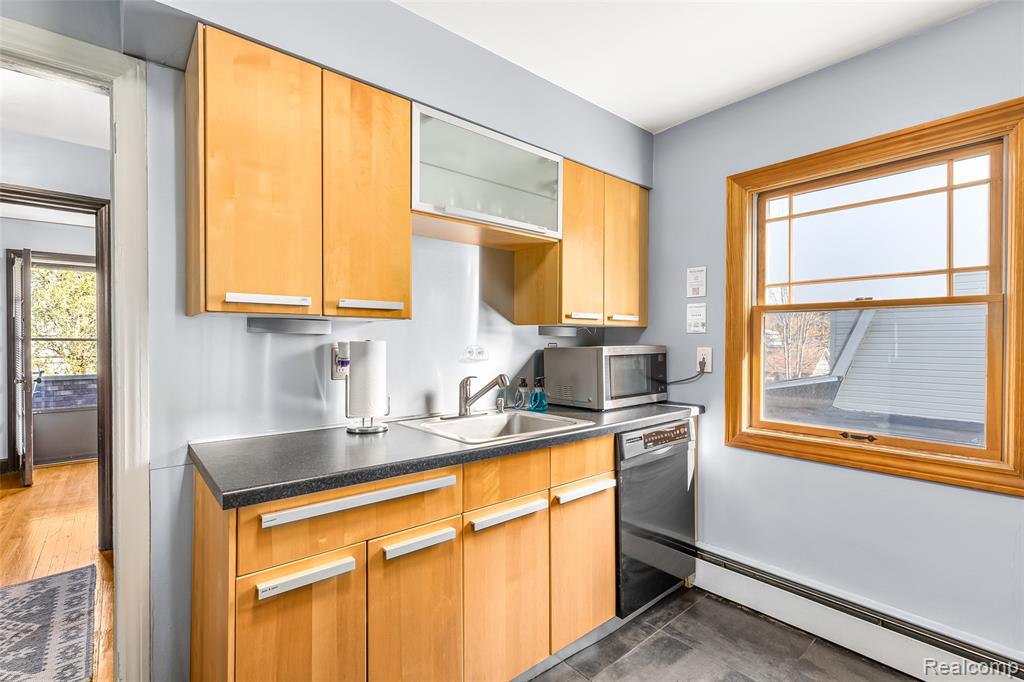 604 W Hudson Avenue, Royal Oak, MI 48067 — Photo 38