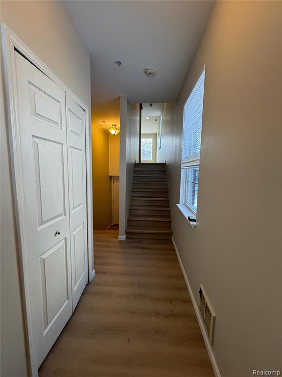 575 Summerfield Drive, Westland, MI — Photo 2