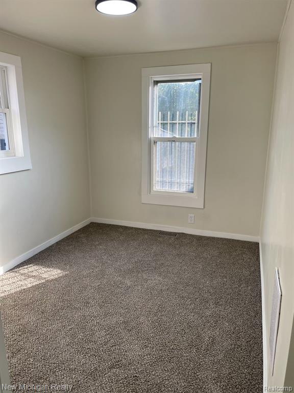 4262 W COURT Street, Flint, MI 48532 — Photo 11
