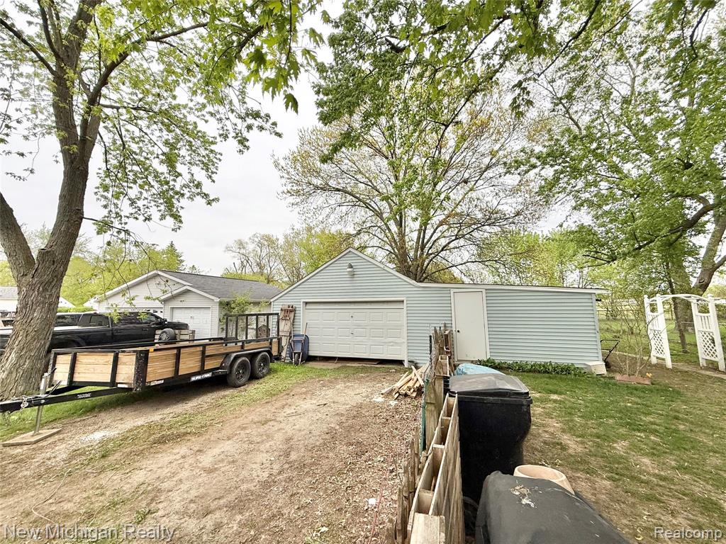 3433 Camden Avenue, Burton, MI 48529 — Photo 5