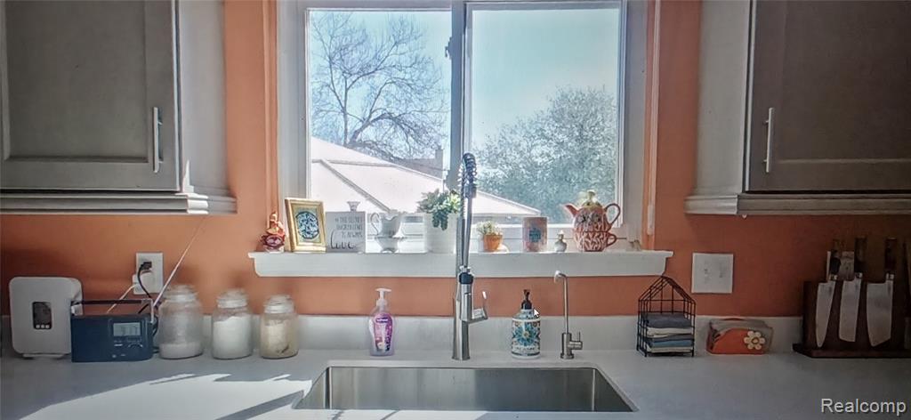 9065 Timbercrest Lane, Whitmore Lake, MI 48189 — Photo 12