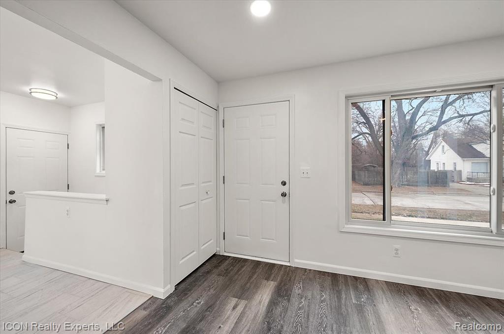 8104 Cloverdale Avenue, Ferndale, MI 48220 — Photo 11