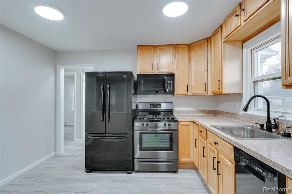 7451 Cavell Street, Westland, MI — Photo 15