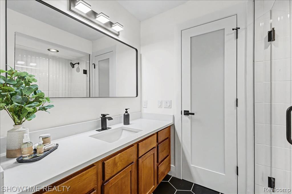 5688 Tequesta Court, West Bloomfield, MI 48323 — Photo 30