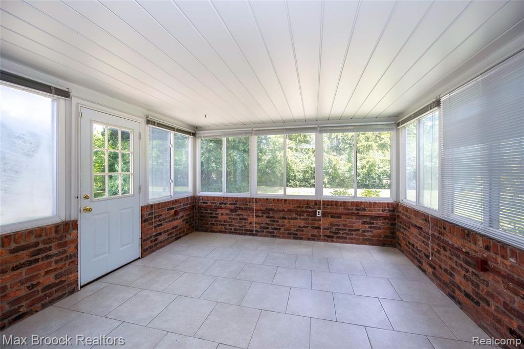 30830 Lincolnshire E, Beverly Hills, MI 48025 — Photo 11