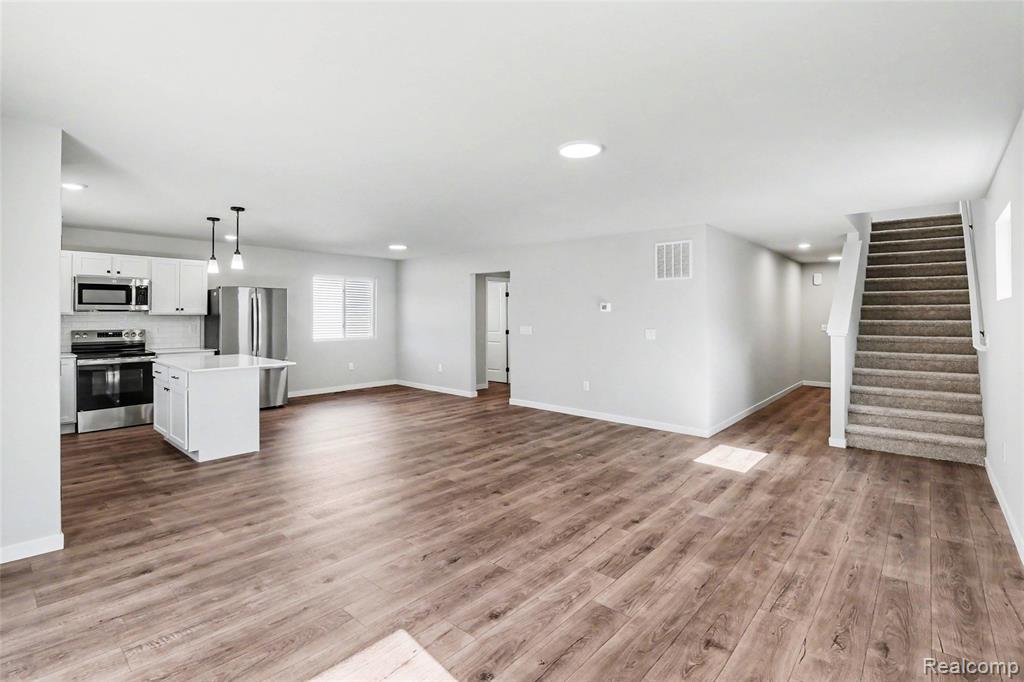 8111 Moonlight Creek Lane, Fowlerville, MI 48836 — Photo 2