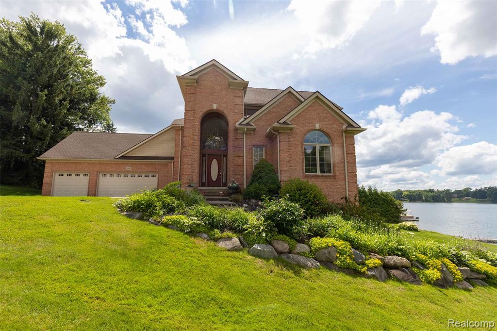 2051 Scott Lake RD Road, Waterford, MI 48328 — Photo 37