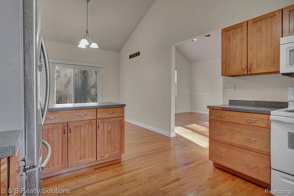 5493 King Road, China, MI — Photo 14