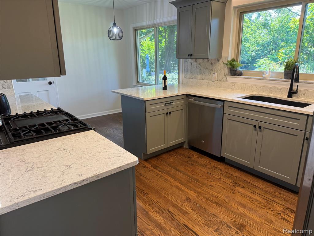 18141 Sunnybrook Avenue, Lathrup Village, MI 48076 — Photo 8