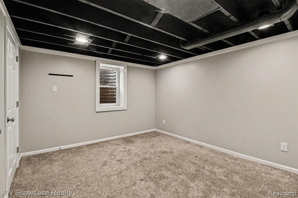 2572 Ridge Road, White Lake, MI 48383 — Photo 27