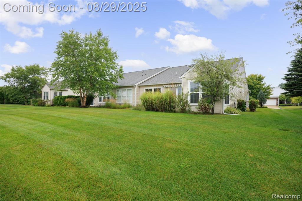 6523 Prairie Dunes Drive, 69, Grand Blanc, MI 48439 — Photo 18