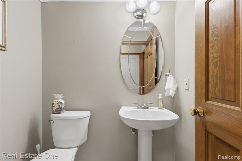 720 Essex Drive, Rochester Hills, MI 48307 — Photo 22