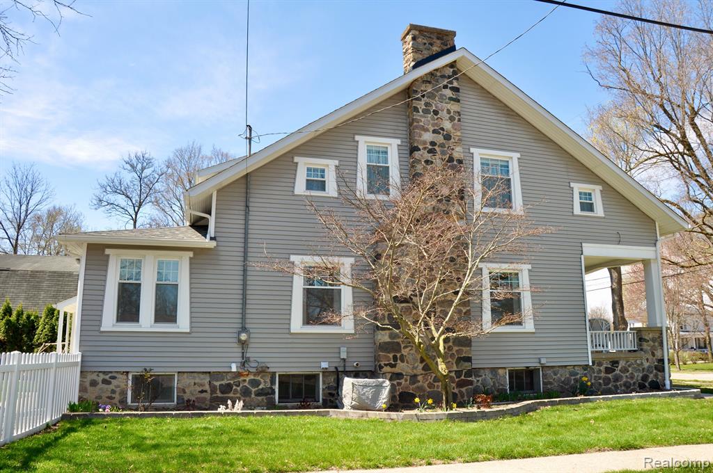 608 E MAPLE Street, Holly, MI 48442 — Photo 4
