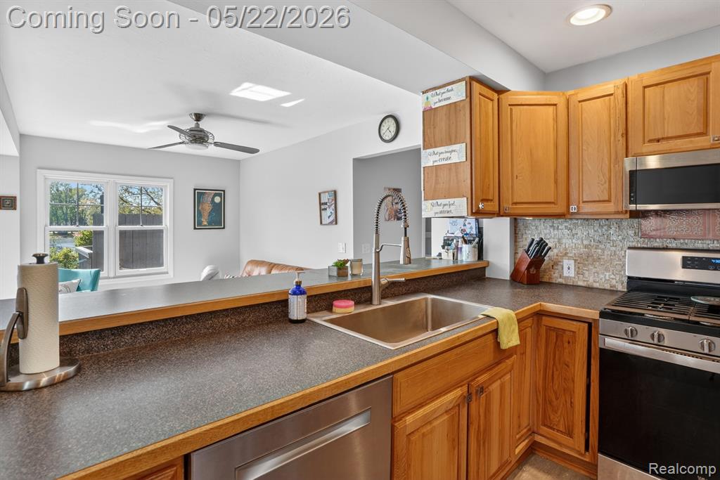 6548 Buckshore Drive, Whitmore Lake, MI 48189 — Photo 10