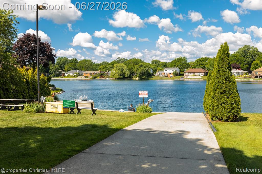 6805 Emerald Shores Drive, Troy, MI 48085 — Photo 43
