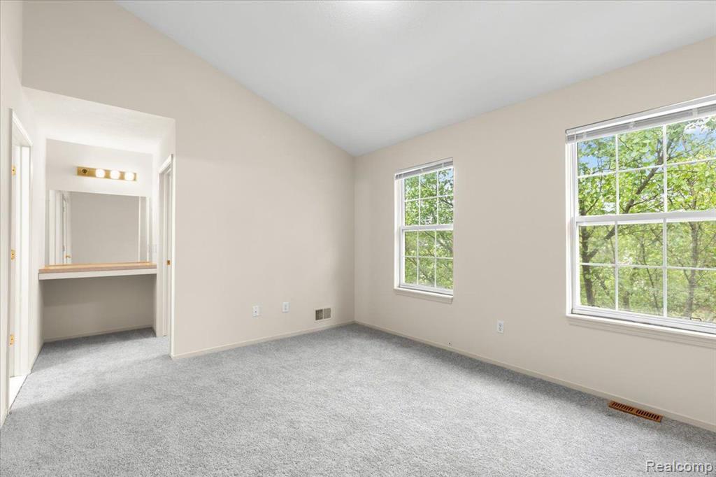 6680 CENTRAL CITY Parkway, Westland, MI — Photo 20