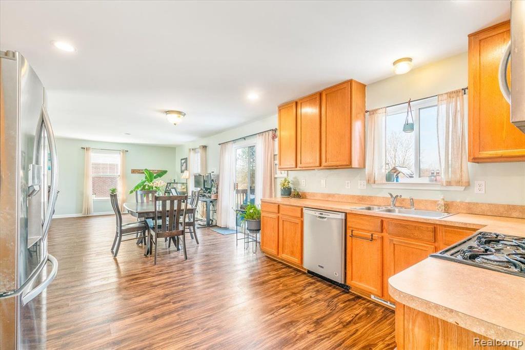 42936 N CUMBERLAND Drive, Belleville, MI 48111 — Photo 10