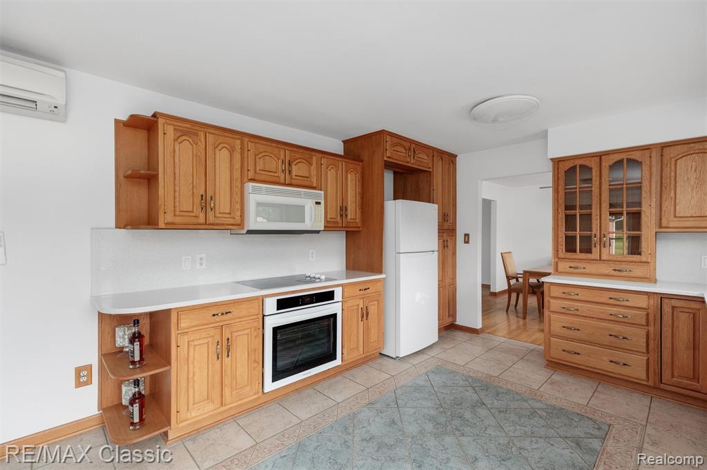 8173 Earhart Road, South Lyon, MI 48178 — Photo 17