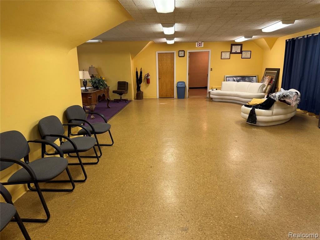 5000 5000 Pelham Rd Road, Dearborn Heights, MI 48125 — Photo 14