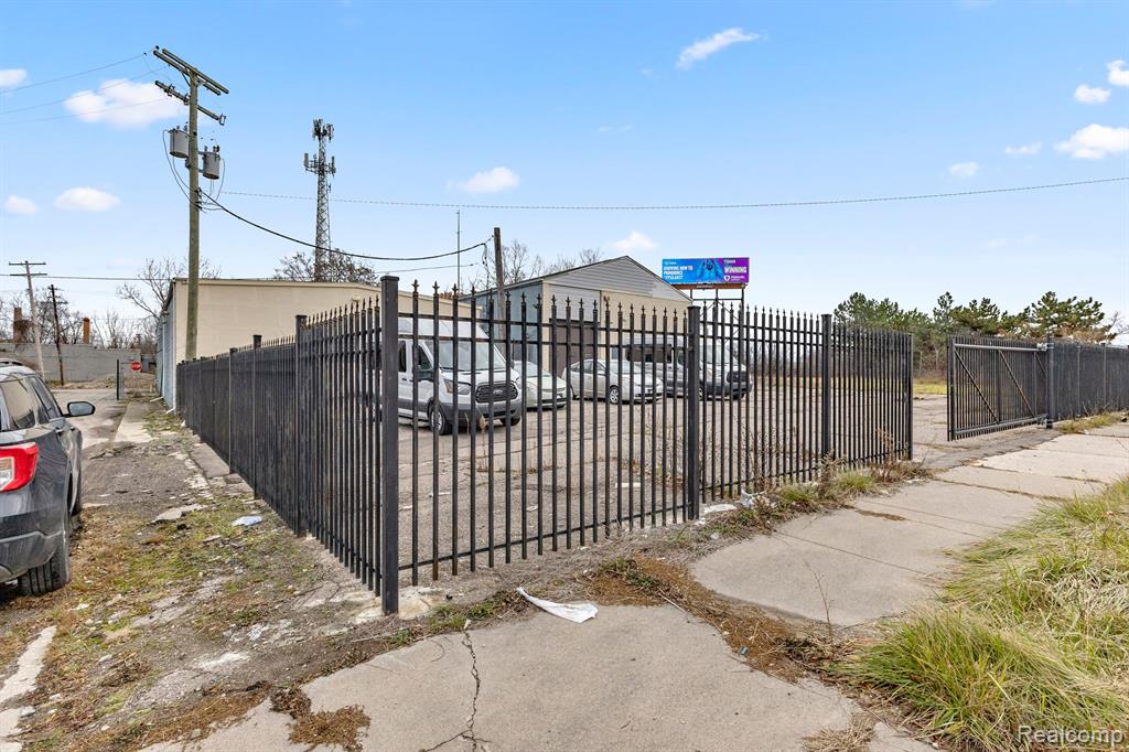 15306 Rosa Parks Boulevard - Photo 4