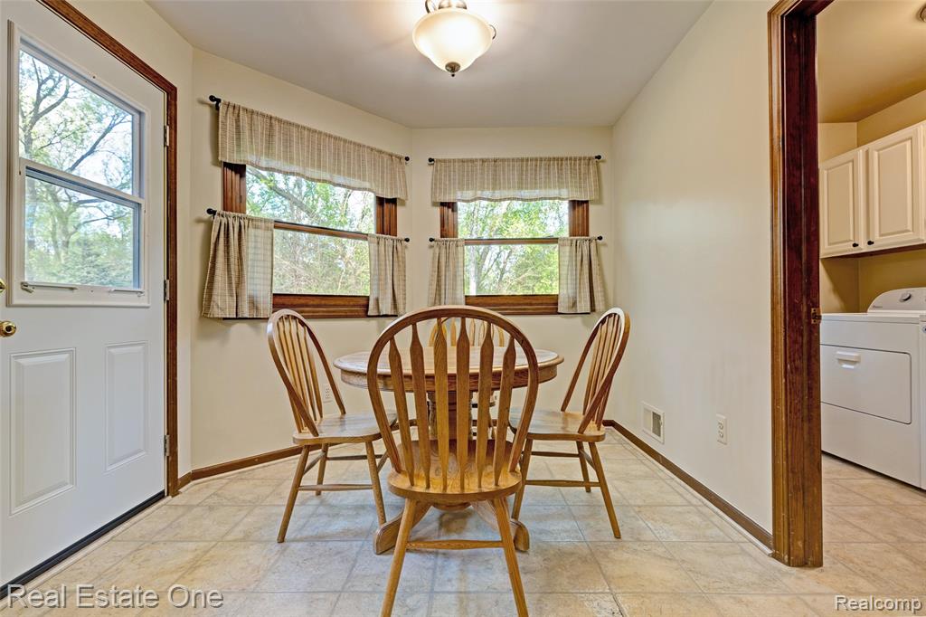 5370 Greenview Drive, Clarkston, MI 48348 — Photo 21