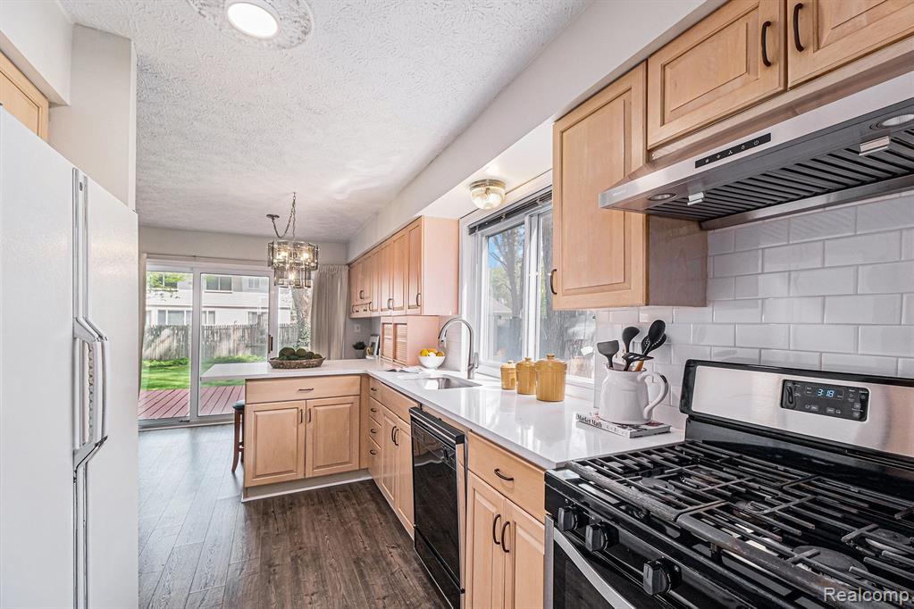 4036 CYPRESS Drive, Troy, MI 48085 — Photo 6