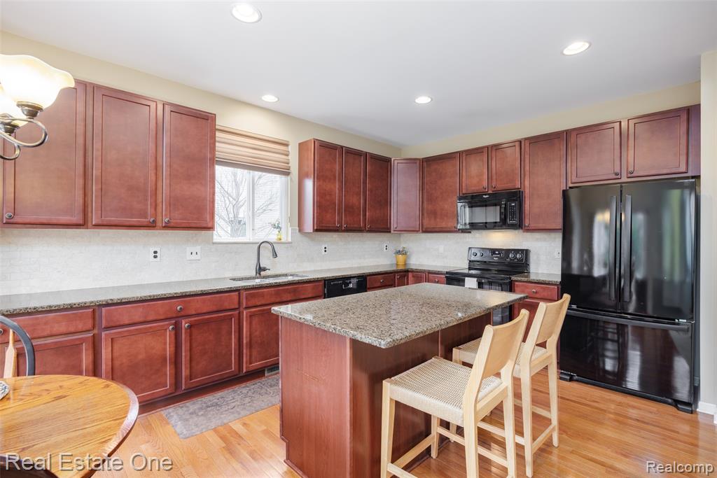 49539 Stillmeadow Court, Macomb, MI 48042 — Photo 11