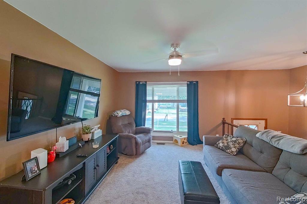 631 NORCHESTER Street, South Lyon, MI 48178 — Photo 7
