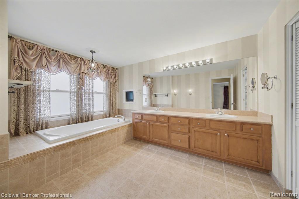 50039 Pelham Court, Canton, MI 48187 — Photo 27