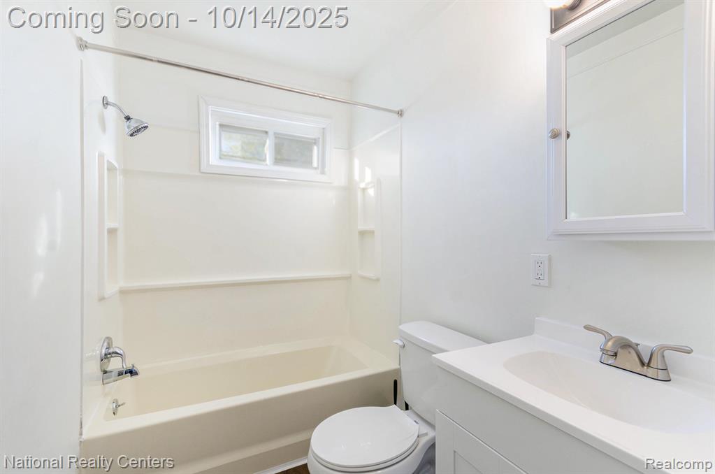 933 Antoine Street, Wyandotte, MI 48192 — Photo 12