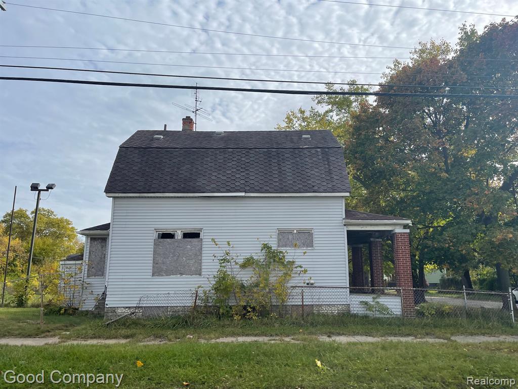 4280 HURLBUT Street, Detroit, MI 48214 — Photo 2