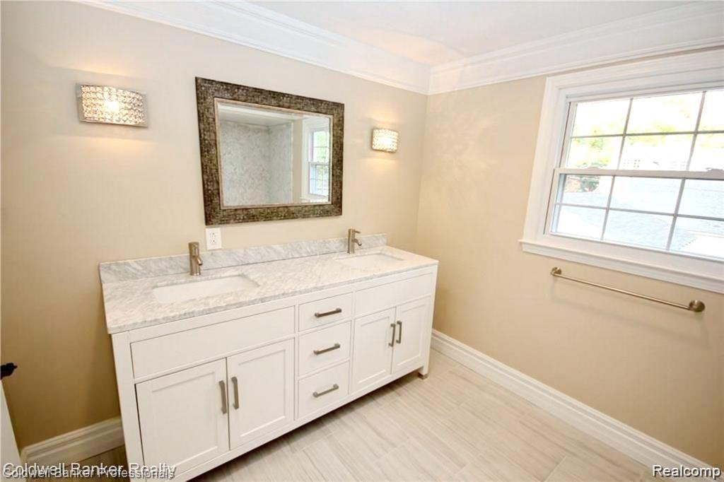 669 Mohegan Street, Birmingham, MI 48009 — Photo 24