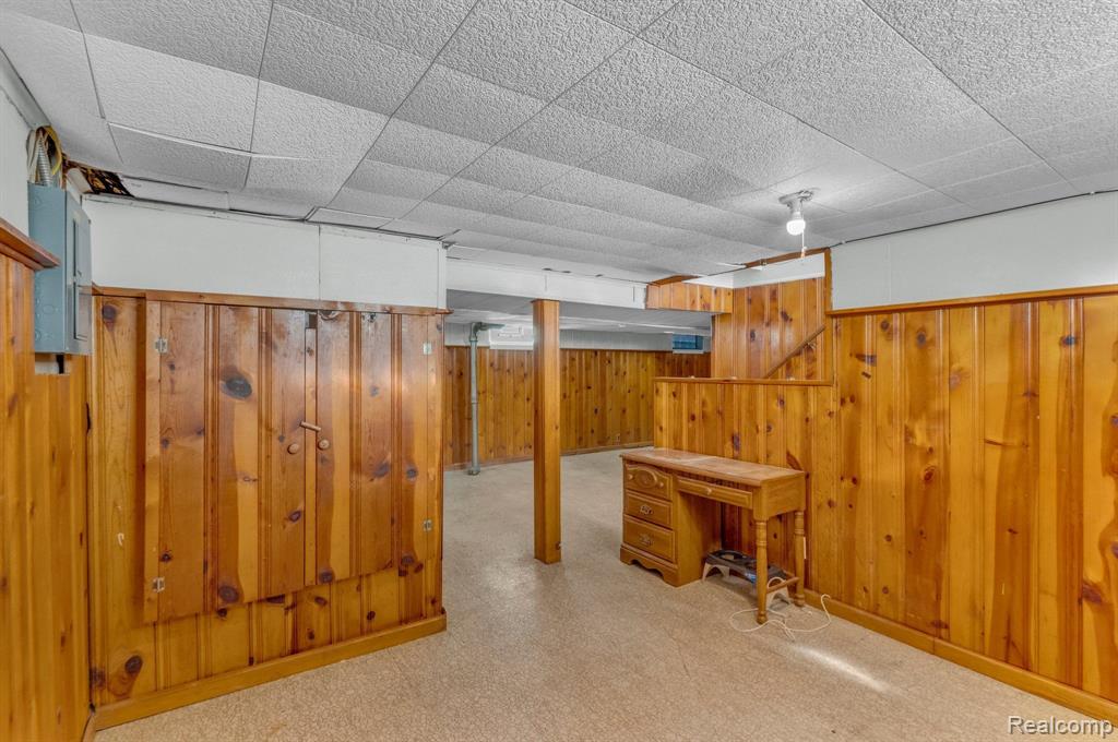 425 CLEVELAND Avenue, Lincoln Park, MI 48146 — Photo 17