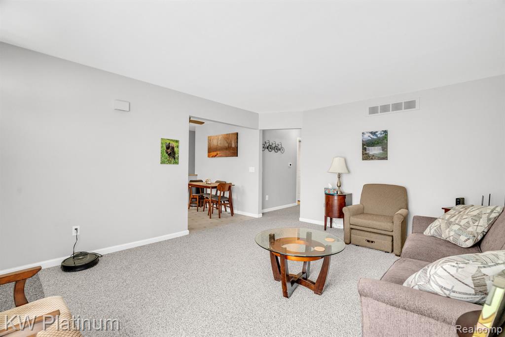 38215 Maple Forest Boulevard E, Harrison Township, MI — Photo 10
