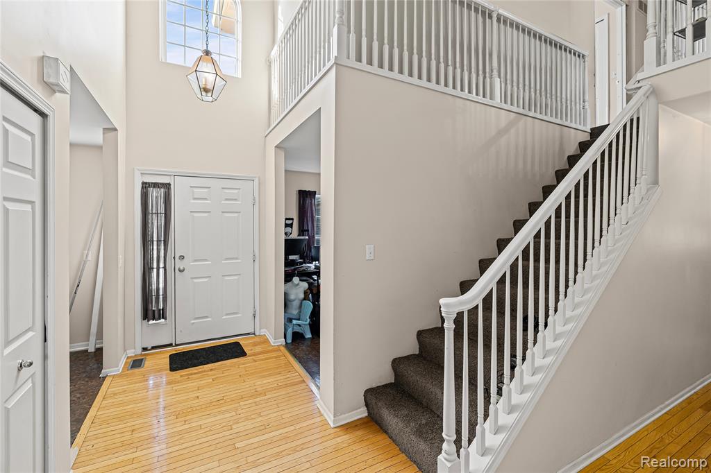805 Columbia Drive, Flint, MI 48503 — Photo 8