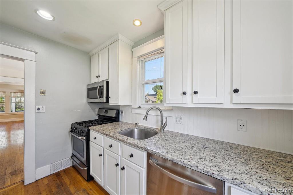 601 S Kenwood Avenue, Royal Oak, MI 48067 — Photo 13