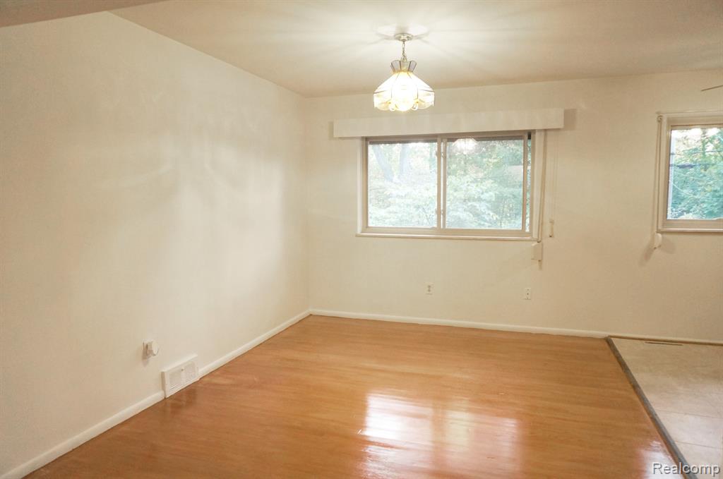 2114 NEEDHAM Road, Ann Arbor, MI 48104 — Photo 8