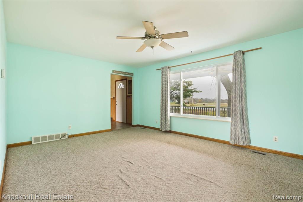 13098 SEYMOUR Road, Montrose, MI 48457 — Photo 9