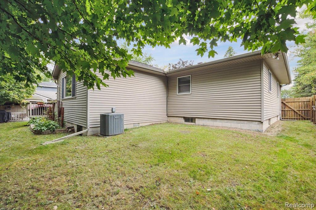 9940 MARTZ Road, Ypsilanti, MI 48197 — Photo 37