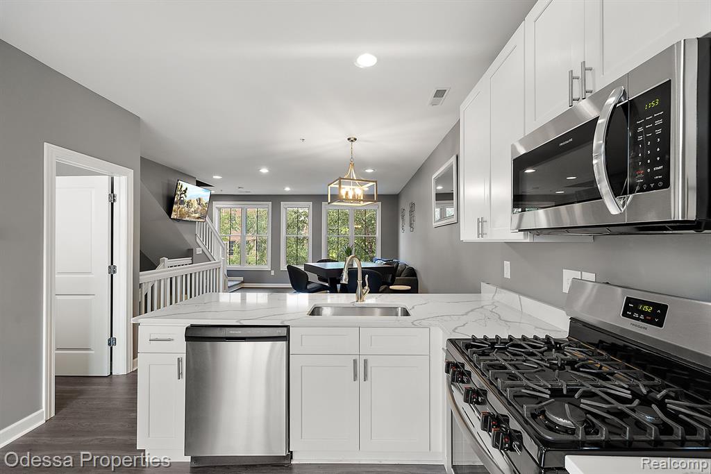 527 Lewis Street, Birmingham, MI 48009 — Photo 18
