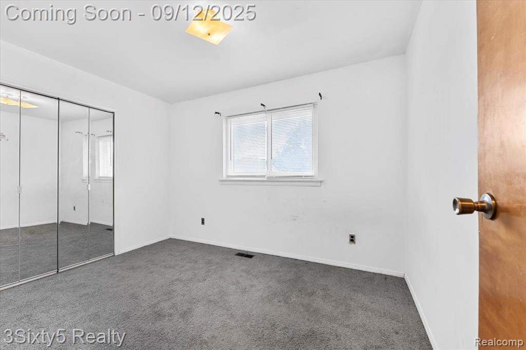 17541 Bodsford Drive, Woodhaven, MI 48183 — Photo 14