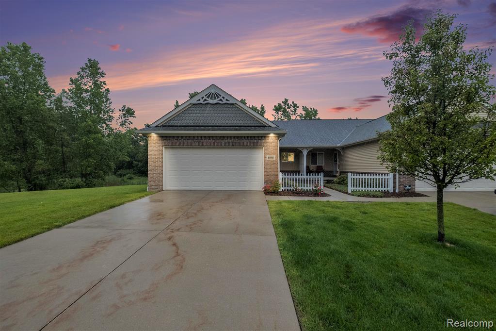 698 Shoreline Drive, Fenton, MI 48430 — Photo 2
