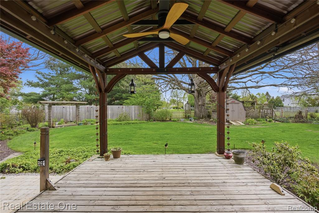 10385 Elizabeth Street, Pinckney, MI 48169 — Photo 24