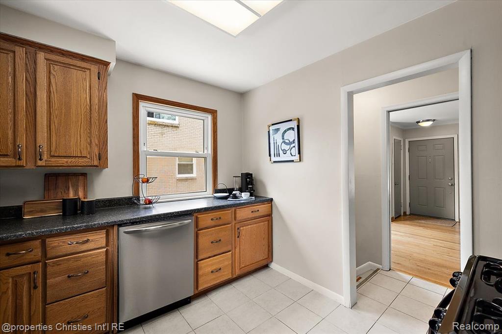 10819 W 11 Mile Road, Huntington Woods, MI — Photo 20