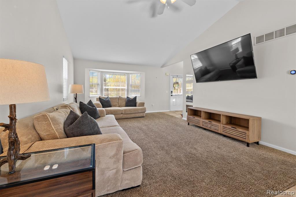 6101 Maple Trail, Grand Blanc, MI 48439 — Photo 6