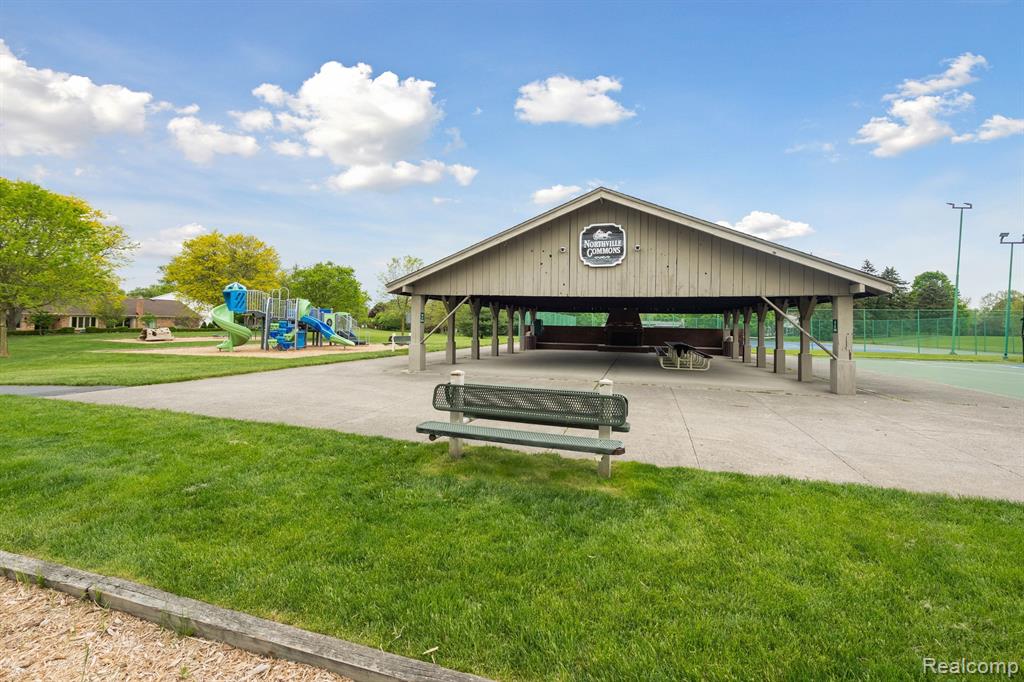 41988 BAINTREE Circle, Northville, MI 48168 — Photo 53