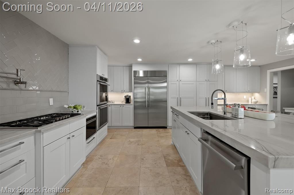 5190 Clarendon Crest Street, Bloomfield Hills, MI, 48302